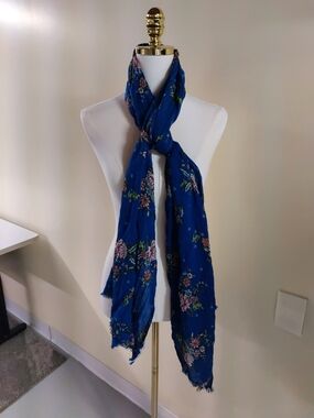 Blue Floral Lightweight Women's Scarf